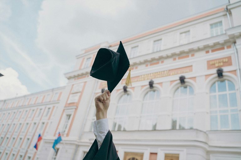 Comment vérifier l'authenticité d'un diplôme : les outils officiels