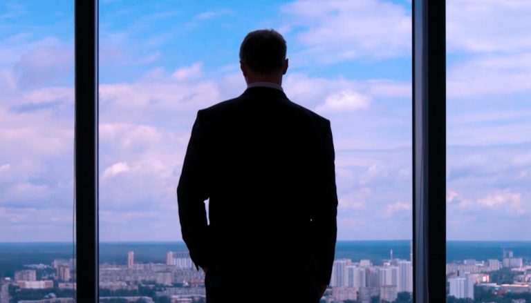 découvrez le parcours de franck chauffroy, sa vie privée et son lien avec marine le pen dans cet article détaillé.