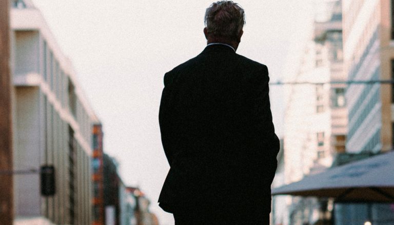 découvrez le parcours, la vie privée et la carrière de nicolas vix, le fondateur de weeplay, une figure clé de l'innovation et de l'entrepreneuriat.