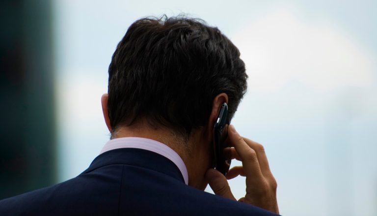 découvrez qui est silvano trotta, son parcours et comment le suivre sur twitter, telegram et ses autres réseaux sociaux pour ne rien manquer de ses actualités.