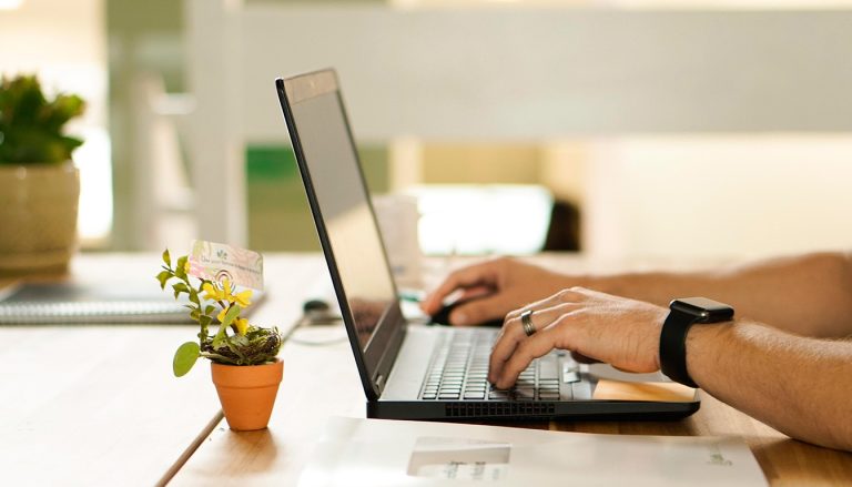 découvrez l'approche unique de cédric guérin à chiang mai pour réussir en seo, avec des conseils pratiques et efficaces pour optimiser votre référencement.