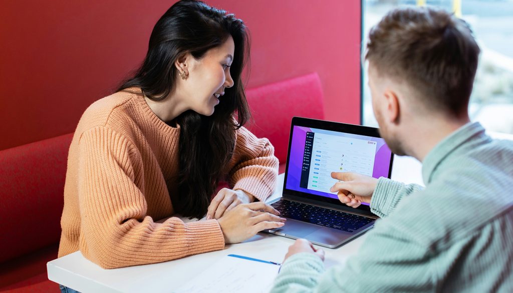 Découvrez comment choisir l'agence marketing B2B idéale pour votre PME ou grand compte afin d'optimiser votre stratégie et atteindre vos objectifs business.