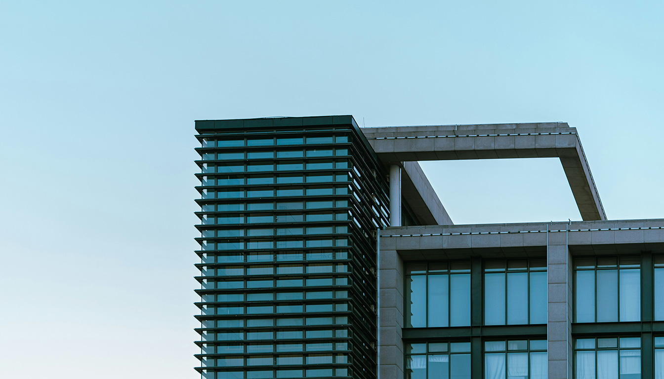 découvrez le montant du smic au luxembourg en net et brut, ainsi que les différences salariales entre les travailleurs qualifiés et non qualifiés.