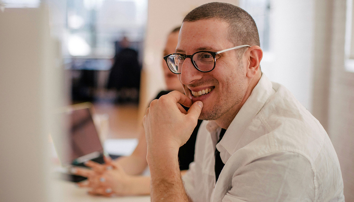 découvrez le fonctionnement du cse airbus, ses avantages pour les employés et les contacts utiles dans les différents sites pour faciliter vos démarches.