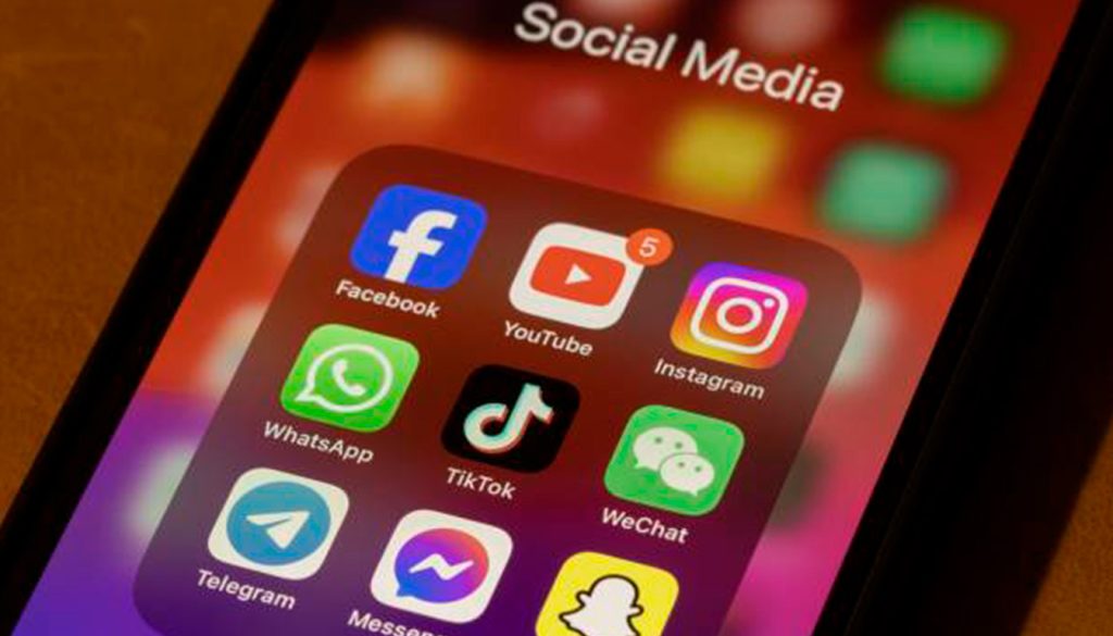 outils de gestion réseaux sociaux