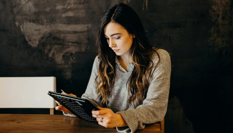 découvrez le calcul du salaire net à partir de 5000 euros brut en france, belgique et luxembourg, avec les spécificités fiscales et sociales de chaque pays.