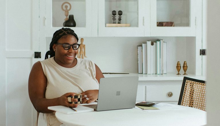 découvrez des méthodes efficaces et intelligentes pour lancer votre projet entrepreneurial avec succès et maximiser vos chances de réussite.
