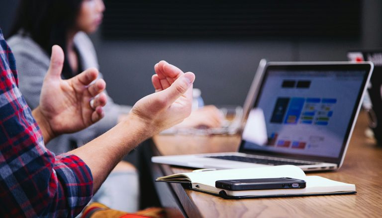 découvrez l'inward marketing, une stratégie innovante, et comprenez ses différences clés avec l'inside marketing pour optimiser votre approche commerciale.