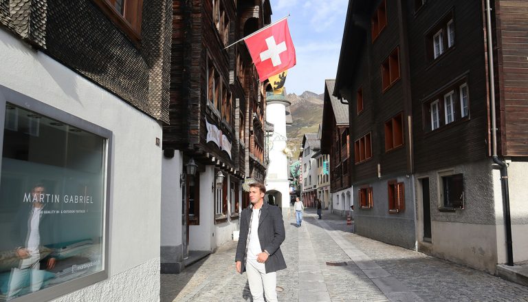 découvrez des modèles de cv gratuits adaptés à la suisse, accompagnés de conseils pratiques pour postuler efficacement et maximiser vos chances de réussite.