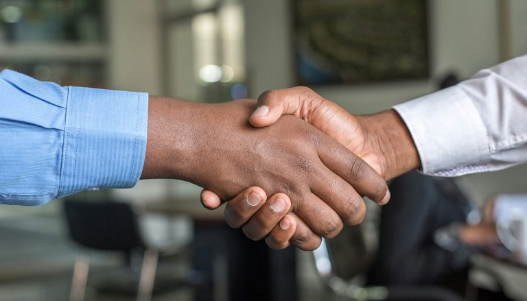 découvrez si la transformation d'un cdd en cdi nécessite un avenant ou la rédaction d'un nouveau contrat, et les démarches à suivre pour une transition conforme au droit du travail.