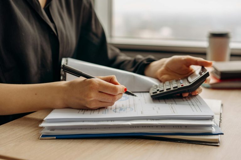 Prime de précarité calcul mode — calculatrice documents financiers bureau