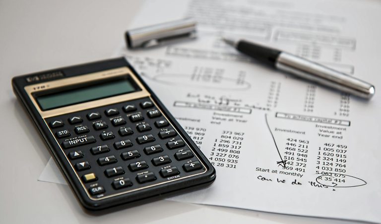 Prime de précarité CDD comment — calculatrice documents financiers bureau