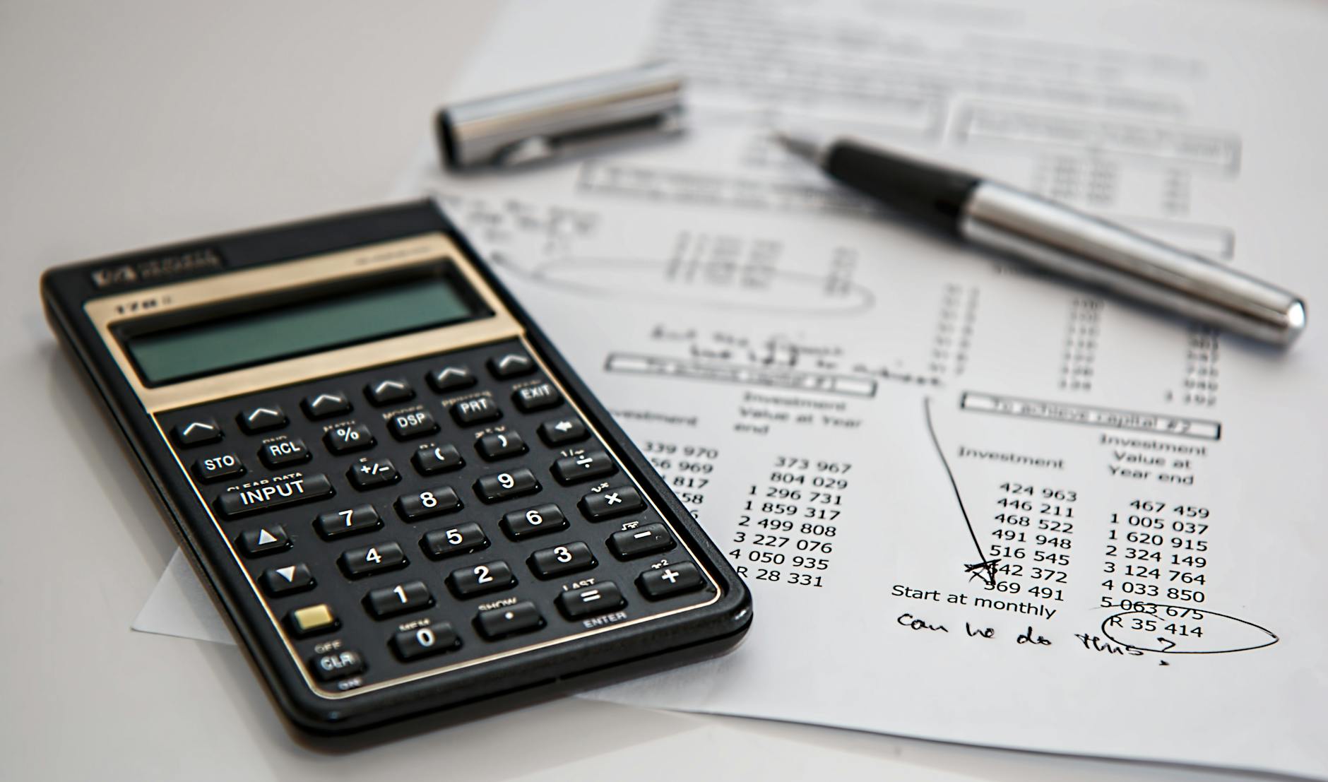 Prime de précarité CDD comment — calculatrice documents financiers bureau