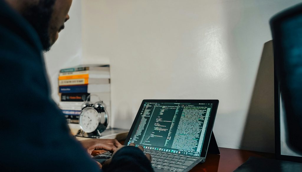 Découvrez comment réussir votre reconversion professionnelle en choisissant le bon organisme de formation adapté à vos besoins et objectifs.