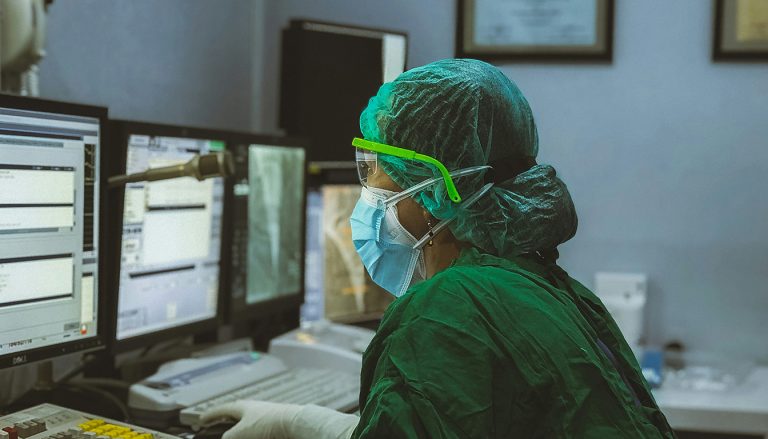 découvrez le fonctionnement du travail en 3x8, son impact sur le rythme de vie, la santé des travailleurs et les implications sur le salaire.