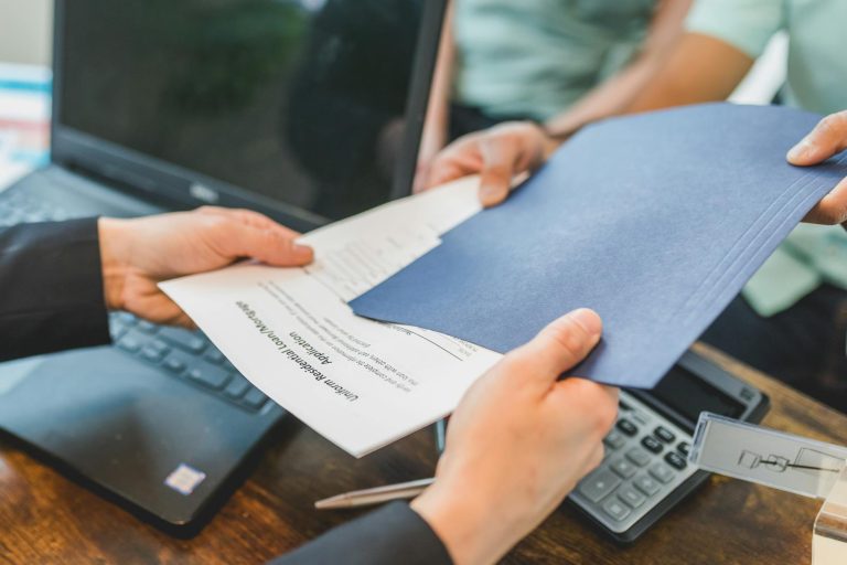 Cumul ARE et AAH conditions, — personne recevant des documents d'aide financière