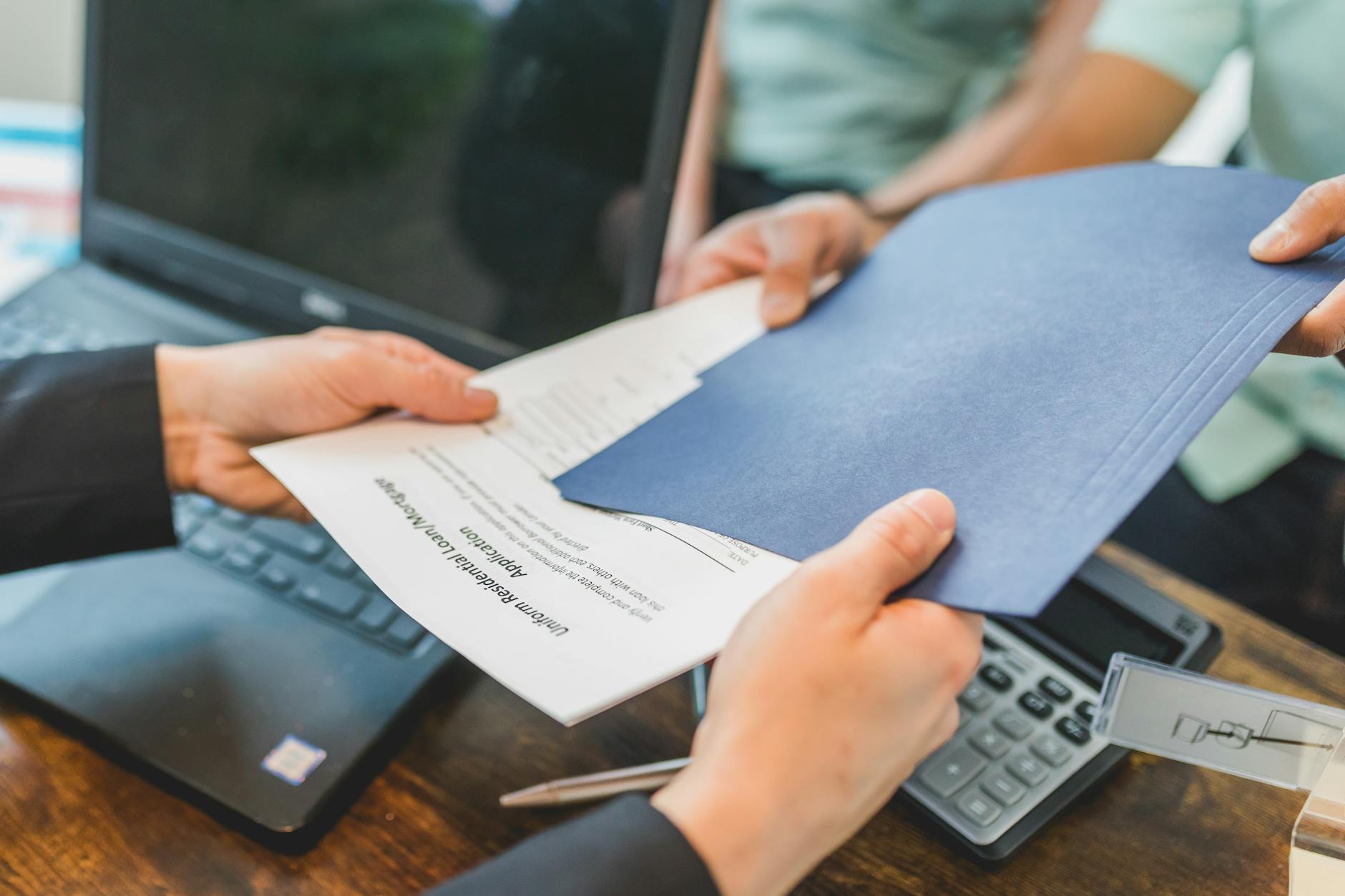 Cumul ARE et AAH conditions, — personne recevant des documents d'aide financière