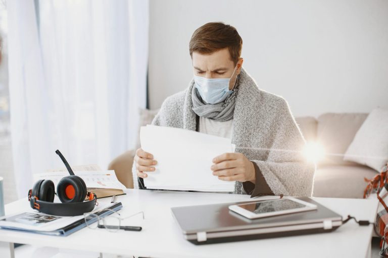 Peut-on licencier un fonctionnaire en — travailleur de bureau en arrêt maladie