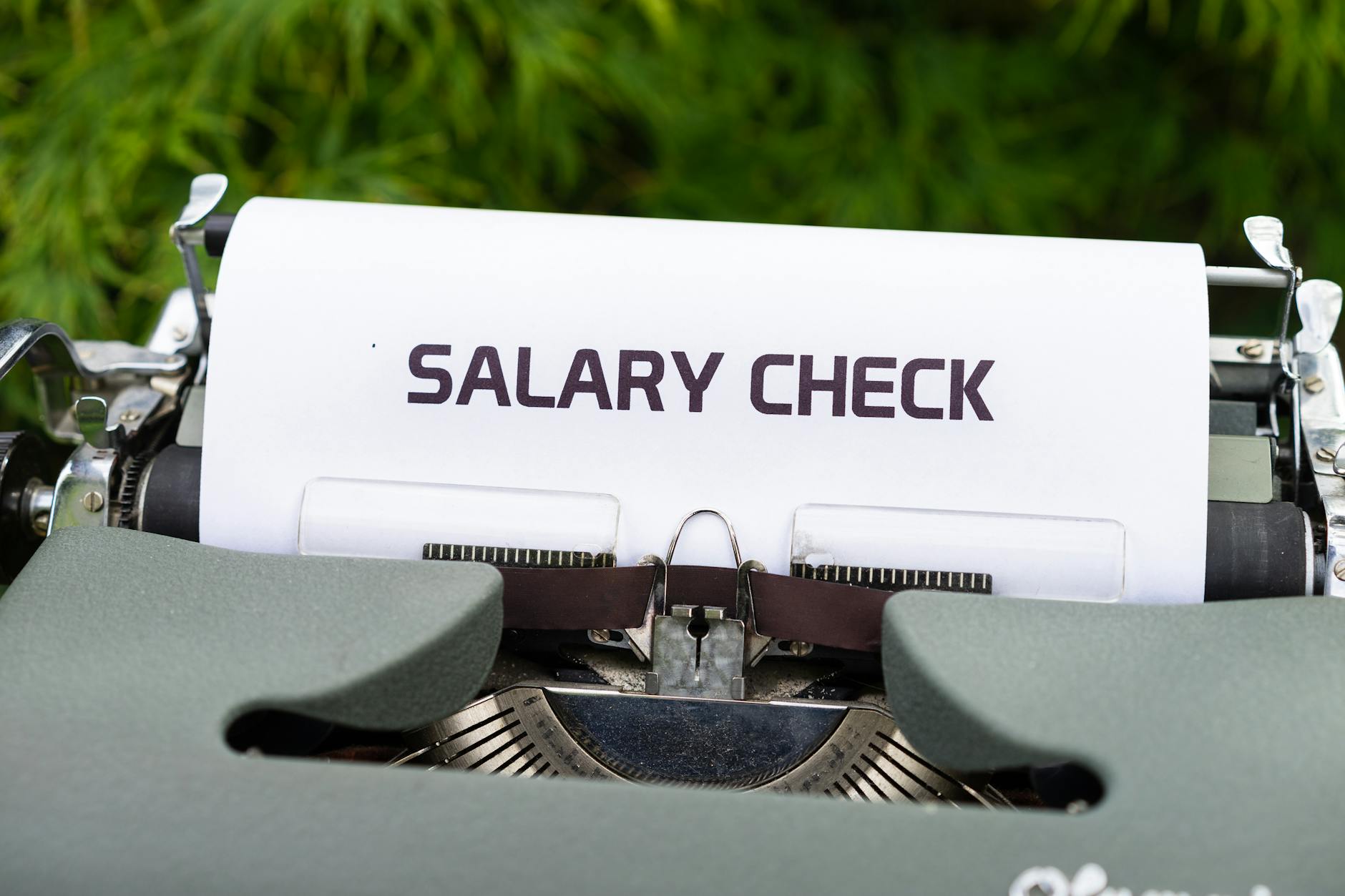 Salaire moyen en France en — infographie salaire moyen France 2025