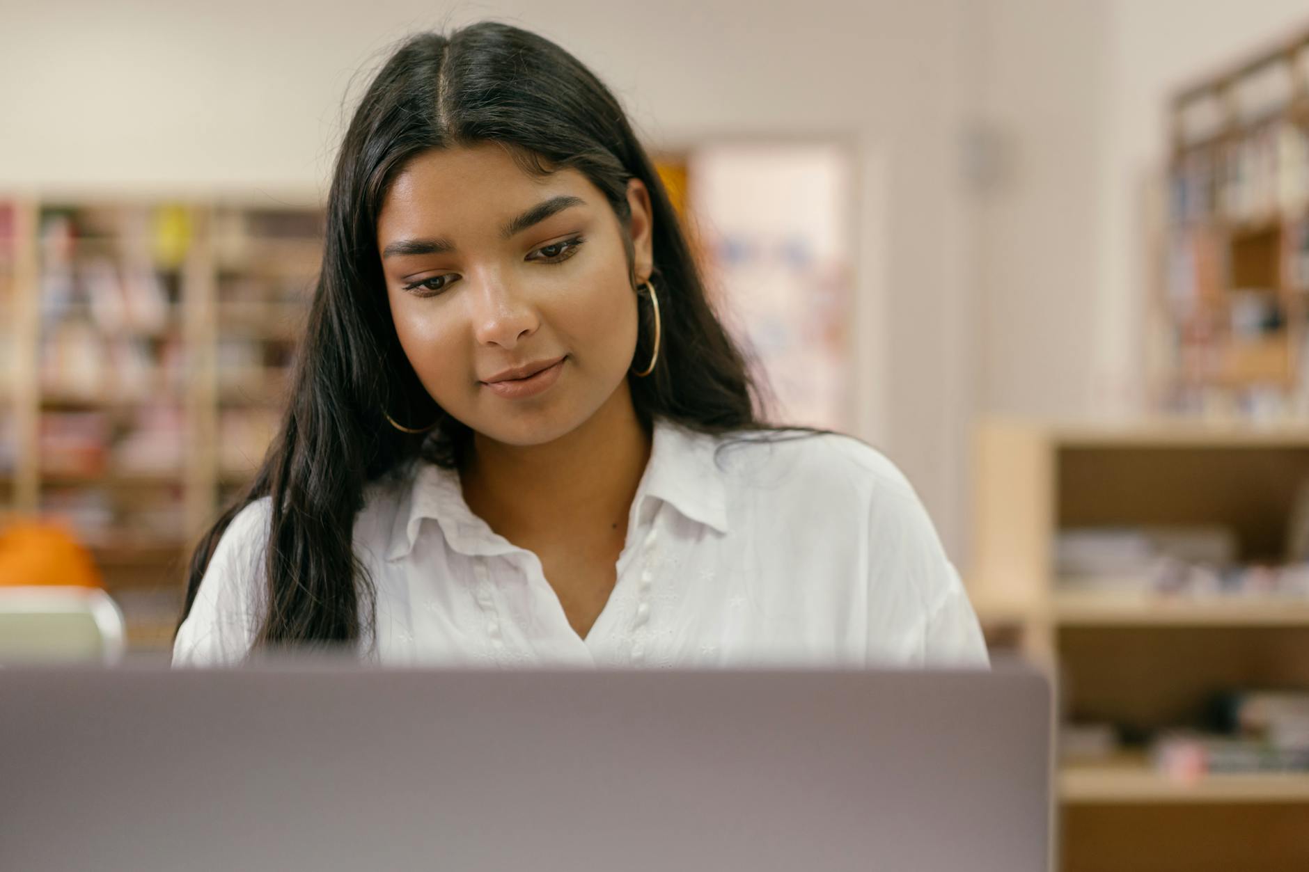 Webmail AC Montpellier accès, configuration — étudiant utilisant le webmail sur ordinateur