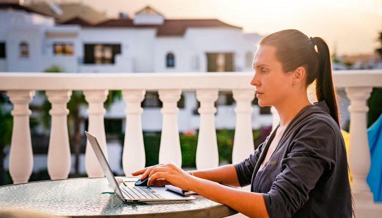 découvrez comment choisir un métier qui vous permet de profiter pleinement de la vie en trouvant l'équilibre parfait entre travail et temps libre.