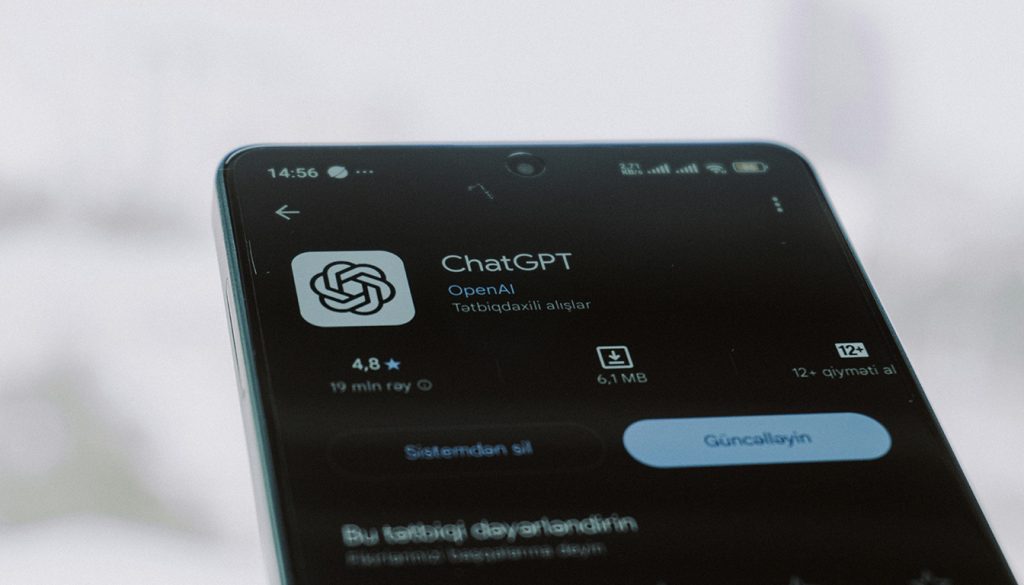 Chat GPT vs Mistral AI : origines, philosophies et grandes différences de technologie — comparaison des technologies IA