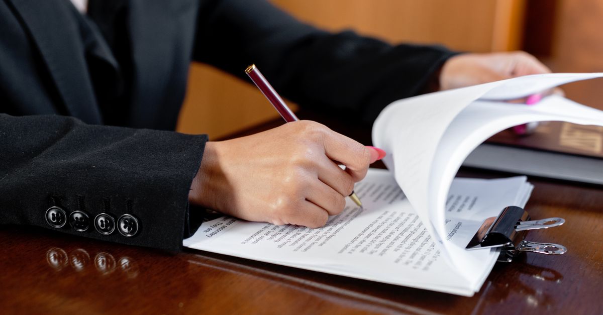 Découvrez des stratégies efficaces et des bonnes pratiques pour développer votre cabinet d'avocat, attirer plus de clients et optimiser votre activité juridique.
