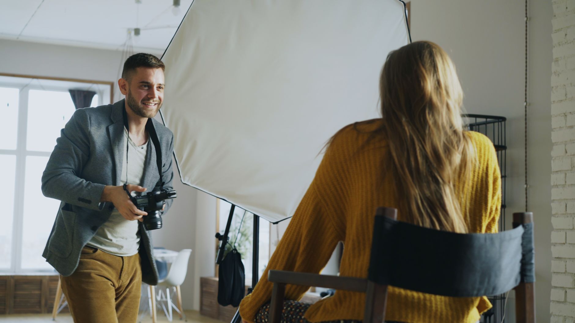 AI photo CV : pourquoi la photo reste déterminante dans une candidature, même à l’ère de l’IA — photo professionnelle CV en studio