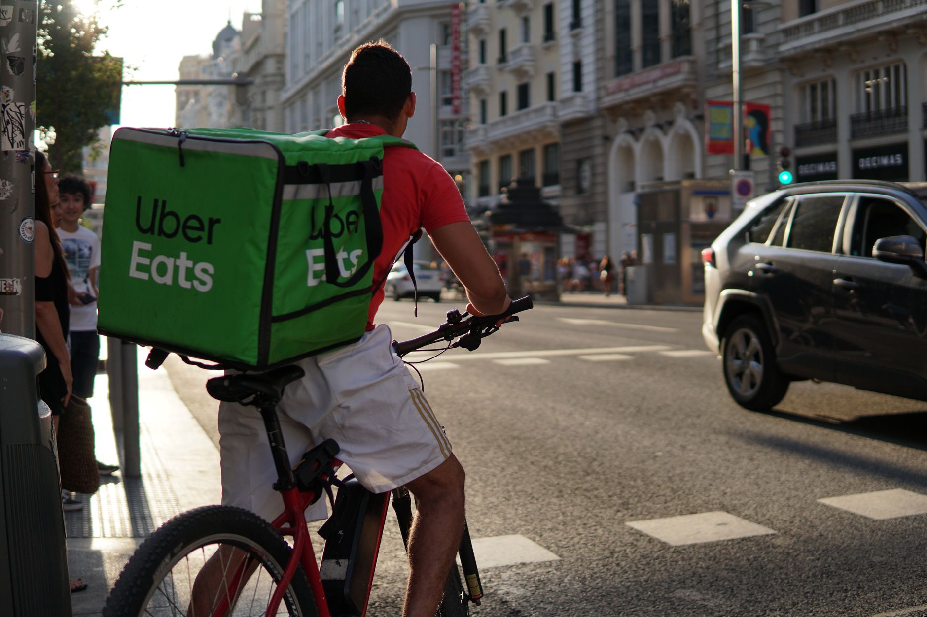 Combien gagne un livreur Uber Eats par livraison : chiffres précis sur une course type — livreur Uber Eats à vélo