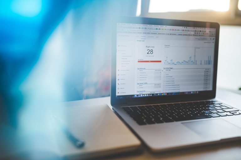 Comment optimiser sa fiche Google — tableau de bord Google My Business sur ordinateur