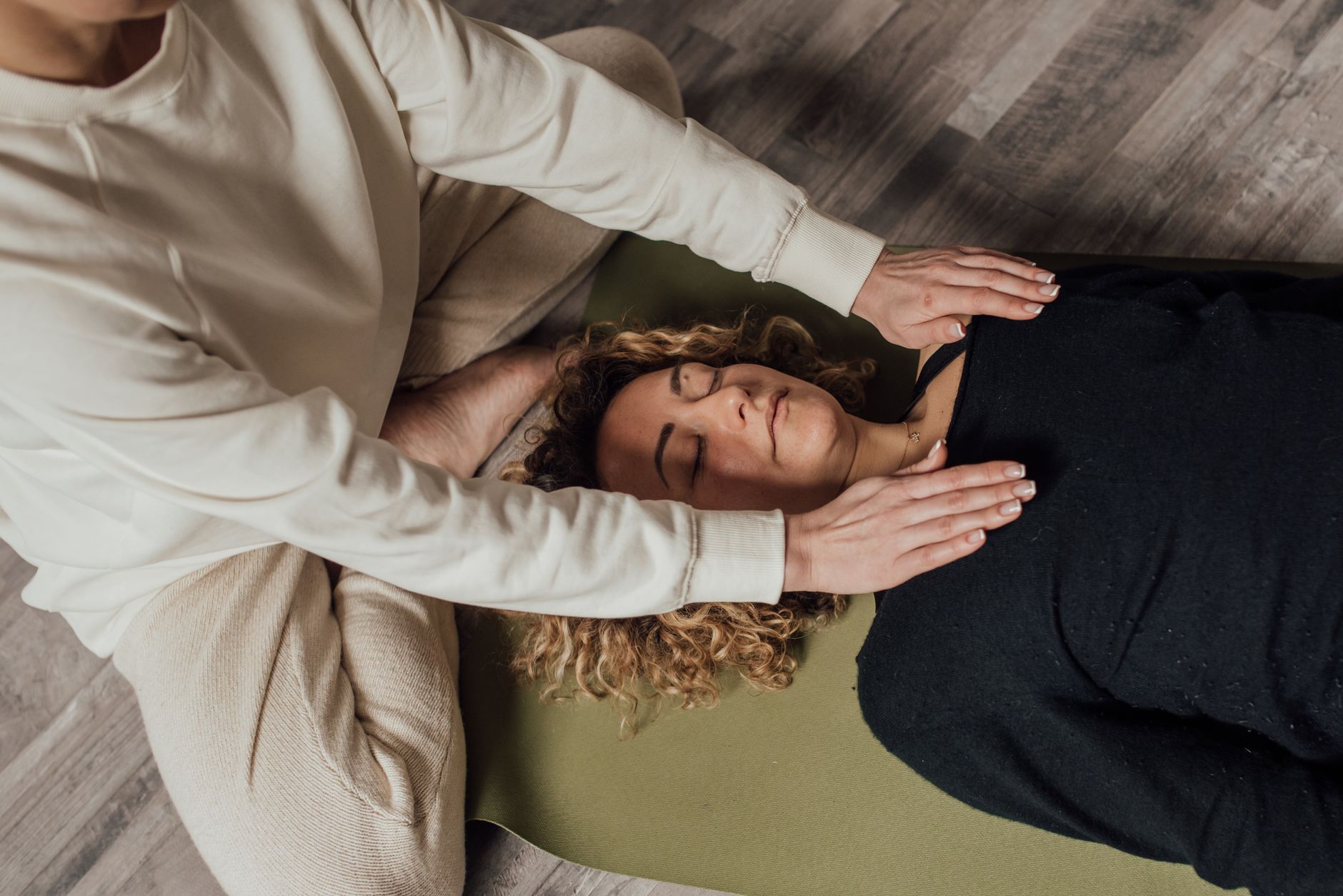 Formation Reiki éligible CPF comment — mains pratiquant le Reiki