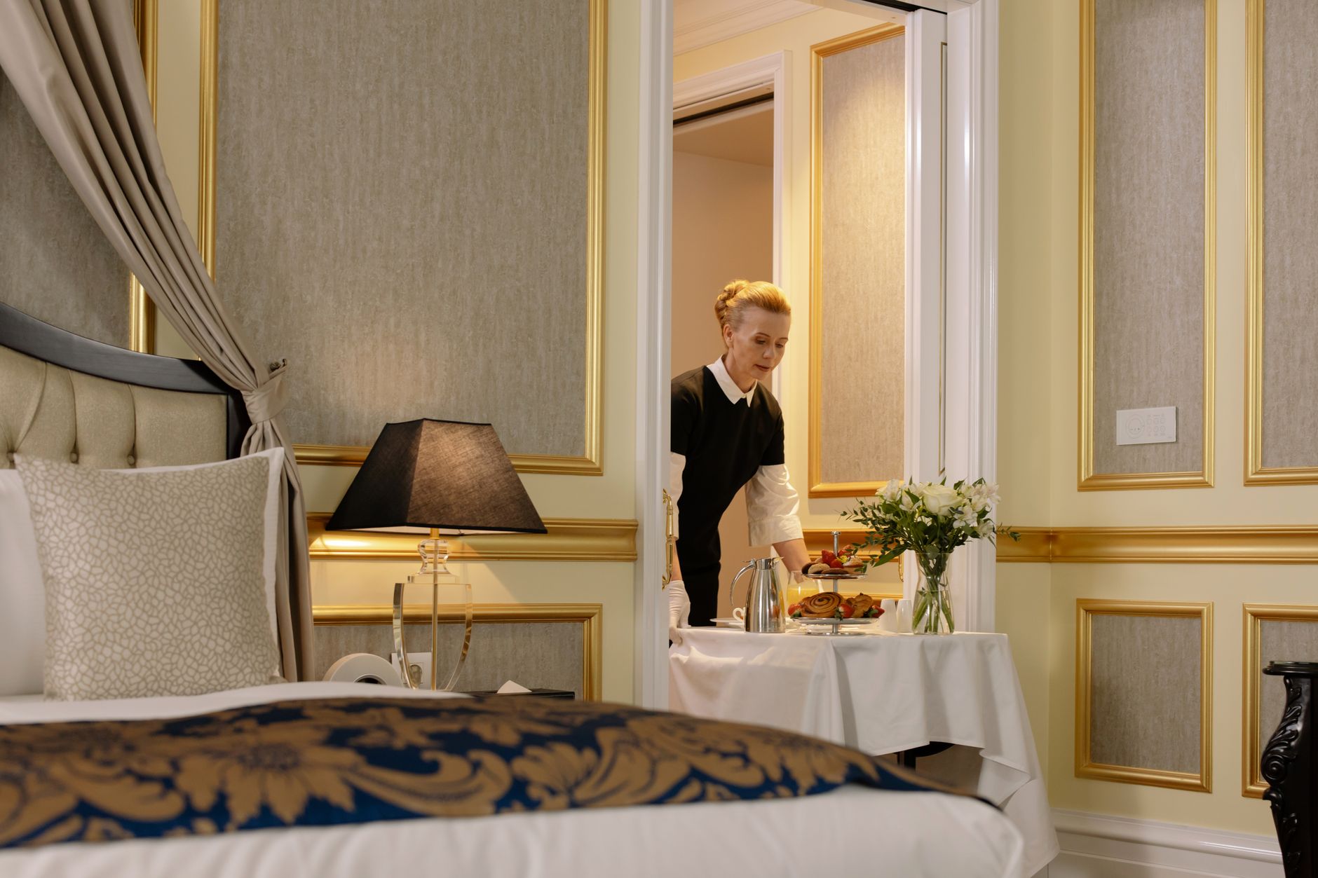 Vivre de chambres d’hôtes : quels revenus espérer vraiment en activité principale ? — chambre d'hôtes confortable avec petit déjeuner