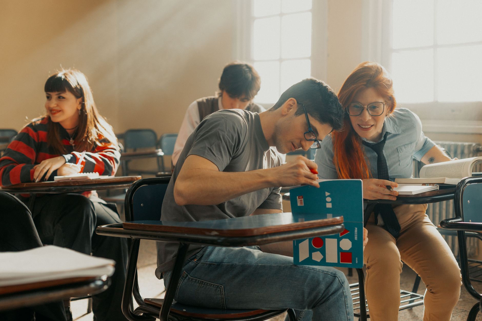 Quel bac pour école de commerce : comprendre les voies générales, technologiques et professionnelles — étudiants étudiant école de commerce