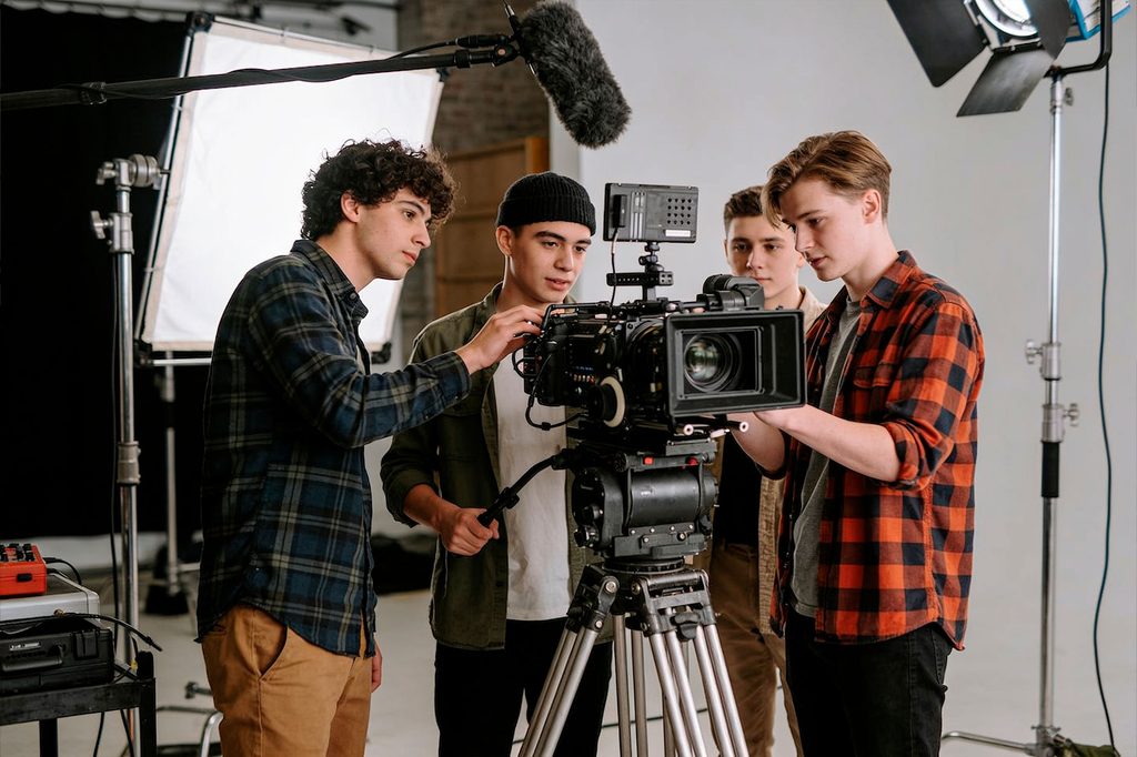 École d'audiovisuel à Lyon : Découvrez CinéCréatis en 2026