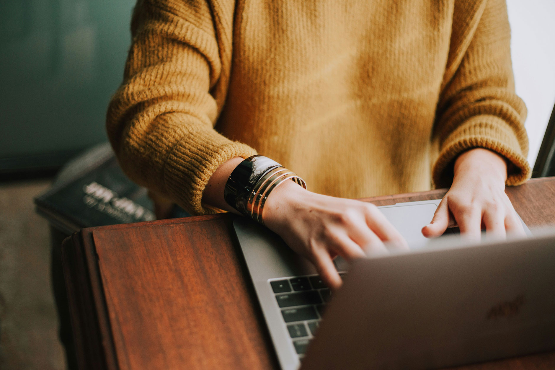 découvrez notre guide complet sur la formation chatgpt : explorez les différents formats, les tarifs proposés ainsi que les options gratuites disponibles pour bien choisir votre apprentissage.