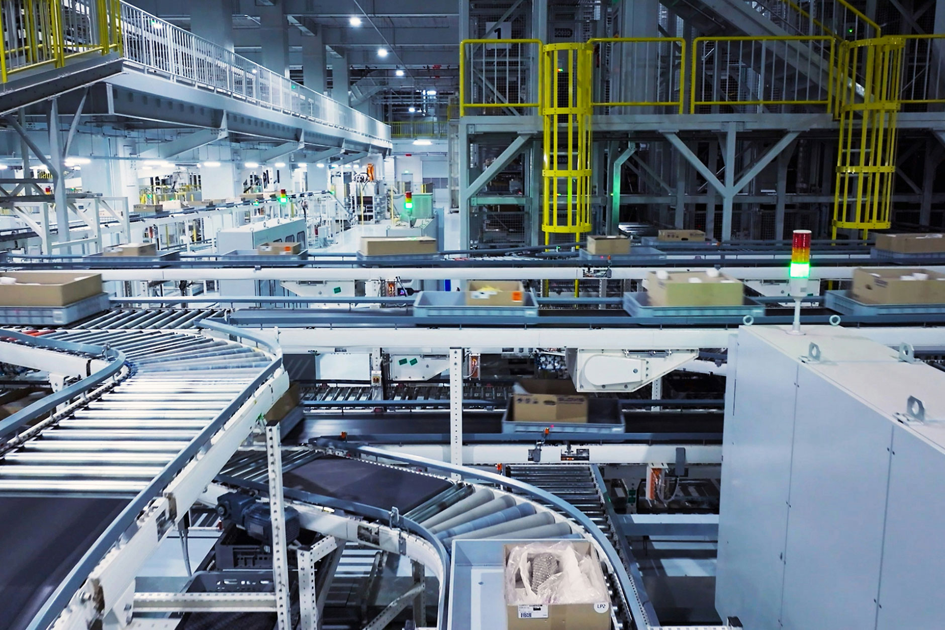 IoT supply chain exemples concrets, — technologie IoT entrepôt intelligent
