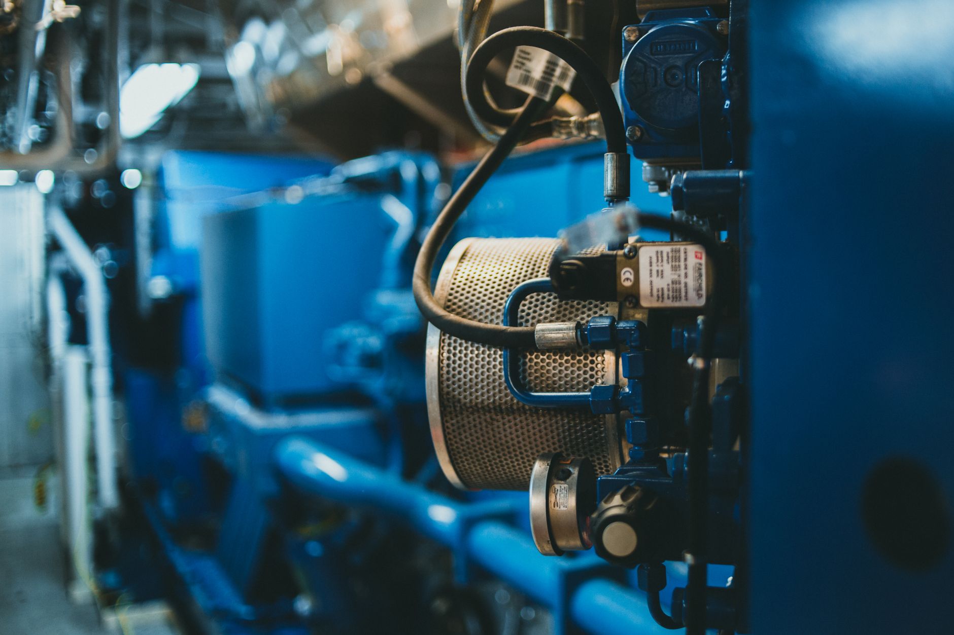 IoT et Industrie 4.0 applications — dispositifs IoT industriels dans une usine